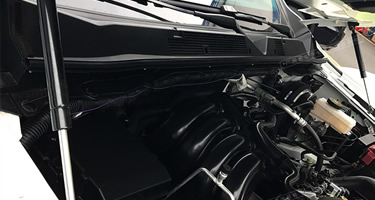 液壓撐桿和氣動(dòng)撐桿的區(qū)別和各自?xún)?yōu)點(diǎn)